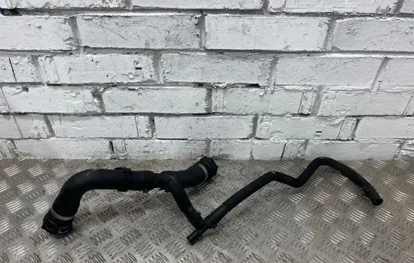 Audi Q7 4L Engine coolant pipe/hose 7L8121051H