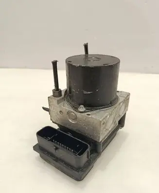 Skoda Fabia Mk2 (5J) ABS Pump 6R0614117D 0685L3050807 0265231945