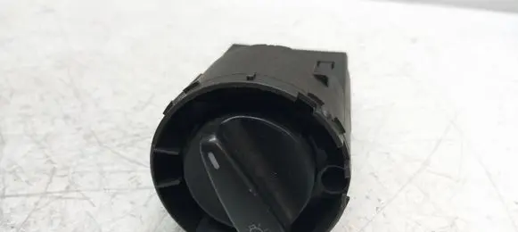 Volkswagen Golf IV Light switch 1C0941531