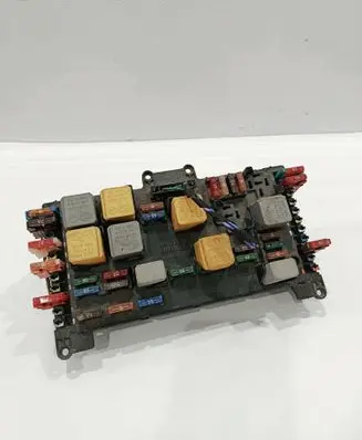 Mercedes-Benz Vito Viano W639 Fuse module A6395450401 7102006 518878004