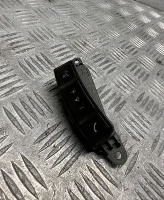 BMW 7 E65 E66 Steering wheel buttons/switches 6911585