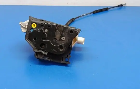 Seat Leon (1P) Rear door lock 1P0839015