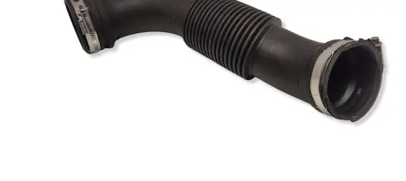 Ford Focus Air intake hose/pipe S9E0B