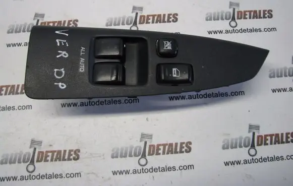 Toyota Corolla Verso E121 Electric window control switch 8404013051