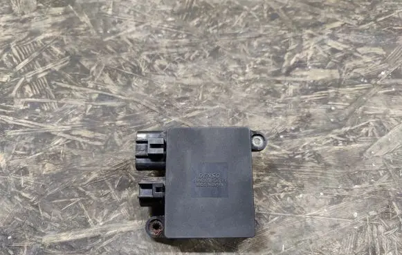 Mazda CX-9 Fan control module 4993003391