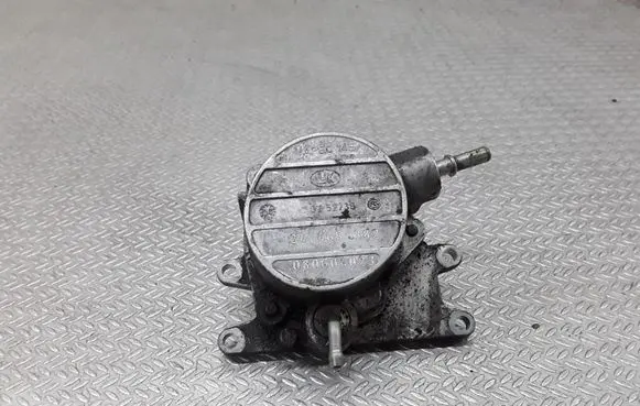 Opel Signum Vacuum pump 24465382
