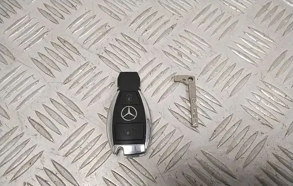 Mercedes-Benz E W212 Ignition key/card 2010DJ1439