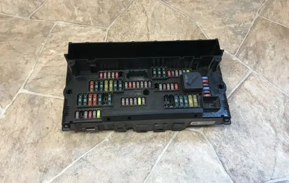 BMW 1 F20 F21 Fuse module 9210861