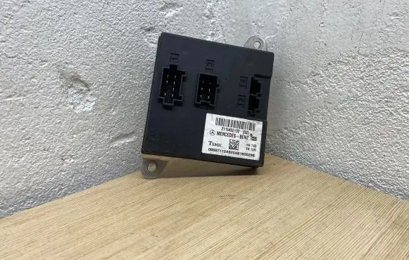 Mercedes-Benz E W211 Comfort/convenience module 2115452132