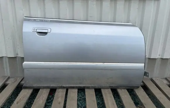 Audi A8 S8 D2 4D Front door LY7M