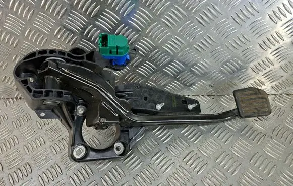 Land Rover Range Rover Evoque L538 Brake pedal GJ322D094BA