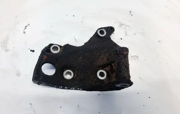 Renault Kangoo I Engine mounting bracket 7700864288
