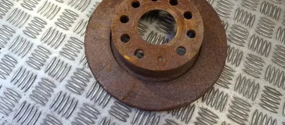 Volkswagen Golf V Rear brake disc