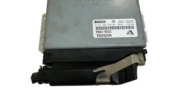 Toyota Avensis T250 Engine control unit/module 8966105231 26SA5442 0261204580