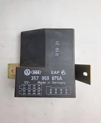 Volkswagen PASSAT B4 Door control unit/module 357959875A