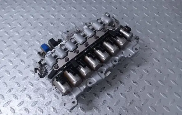 Peugeot 3008 II Transmission gearbox valve body 9840891180