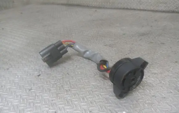 Ford Puma Ignition lock contact 11572AB