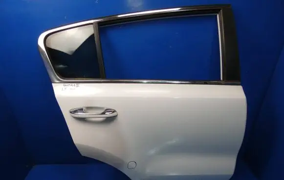 KIA Sportage Rear door 