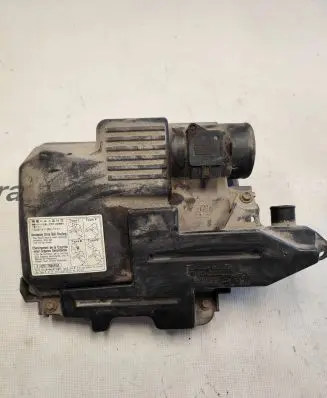 Toyota Land Cruiser (J120) Air filter cleaner box bracket assembly 1789330020