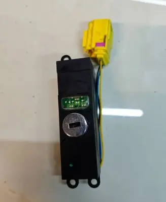 Volkswagen Touareg I Passenger airbag on/off switch 7L6919211