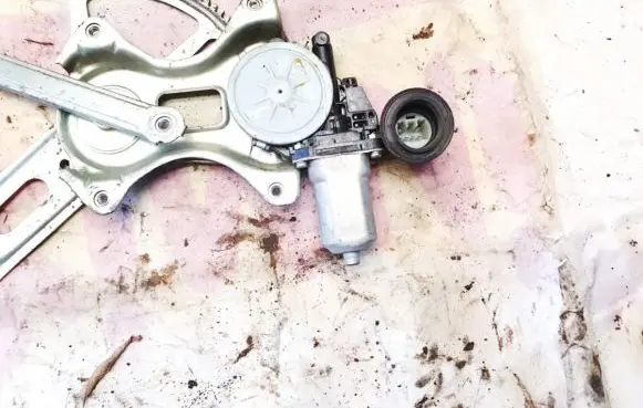 Toyota RAV 4 (XA30) Front door window regulator motor