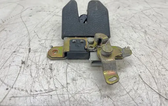 Skoda Superb B5 (3U) Tailgate/trunk/boot lock/catch/latch 827505