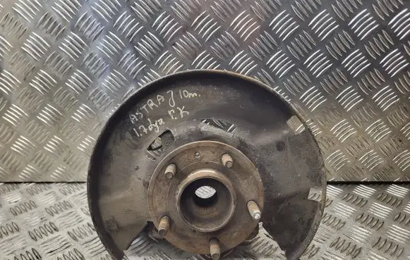 Opel Astra J Front wheel hub