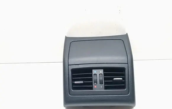 BMW 3 E90 E91 Rear air vent grill 7132381 51167132381