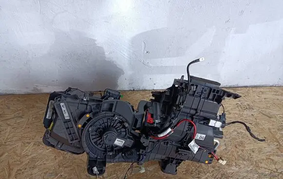 Jaguar XF X250 Interior heater climate box assembly 8X2319B555
