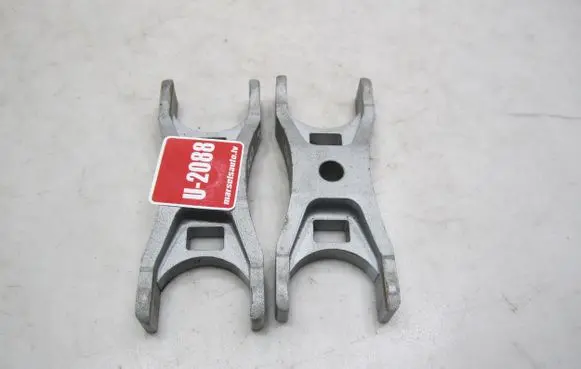 Volkswagen PASSAT B8 Fuel Injector clamp holder 04L216
