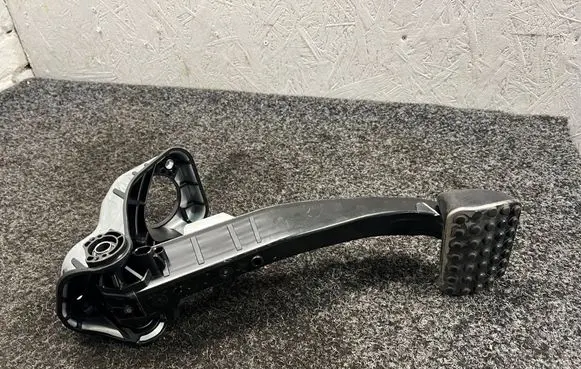 Mercedes-Benz GLC C254 Brake pedal A2232900000 A1702900182 A2062920500