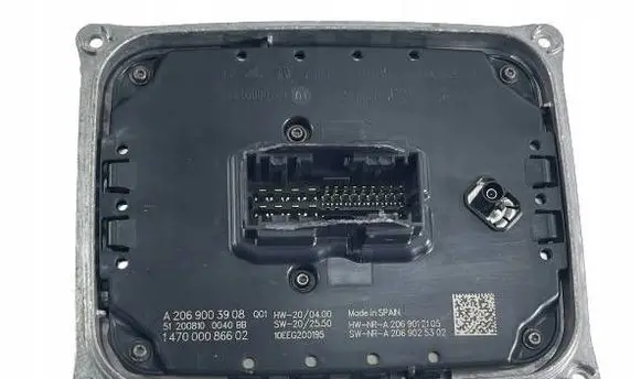Mercedes-Benz C W206 Voltage converter/converter module A2069003908