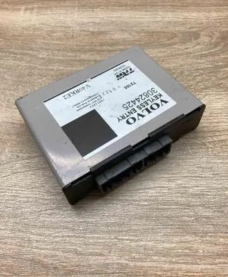 Volvo S40, V40 Door central lock control unit/module 30824425