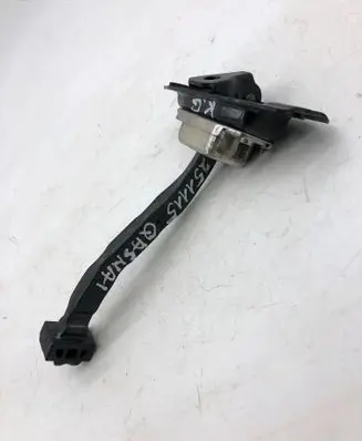 Nissan Qashqai J12 Rear door check strap stopper