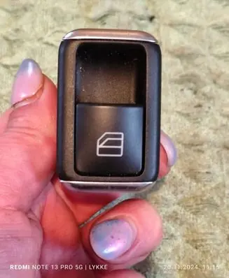 Mercedes-Benz C W204 Electric window control switch A2049055502 10021838 10065654