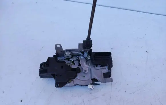 Volvo XC90 Front door lock 31349894 C26966104