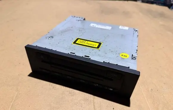 Skoda Octavia Mk2 (1Z) CD/DVD changer 1Z0035111A