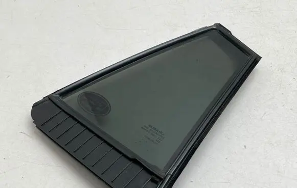 Subaru Crosstrek III Rear vent window glass 62011FN03A 62011FN030 62284FN010