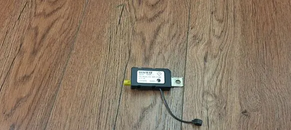 Renault Megane IV Aerial antenna amplifier 282301509R