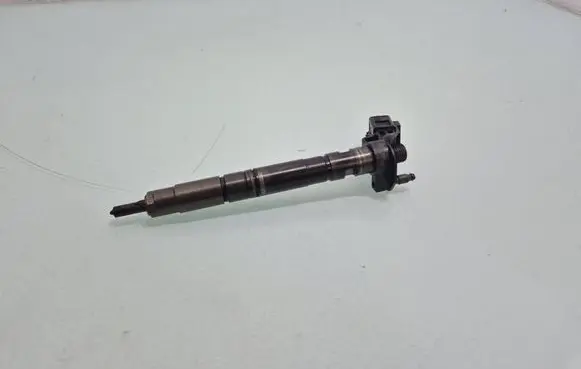 Volkswagen PASSAT CC Fuel injector 03L130277
