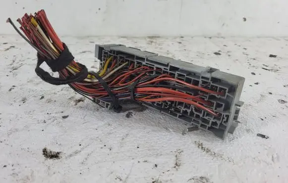 Opel Meriva A Relay mounting block 44072