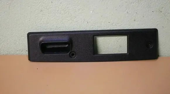 Mercedes-Benz C W203 Tailgate/boot lid lock trim a2037580002