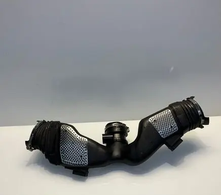 Mercedes-Benz E W211 Turbo air intake inlet pipe/hose A6420946397 6420946397