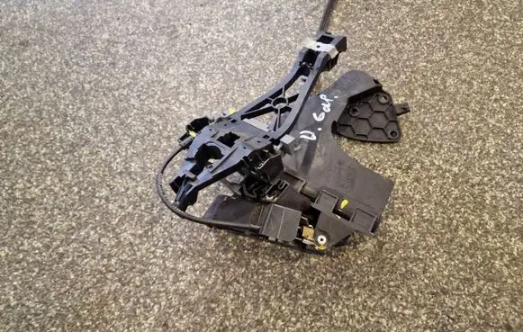 Volvo S40 Rear door lock