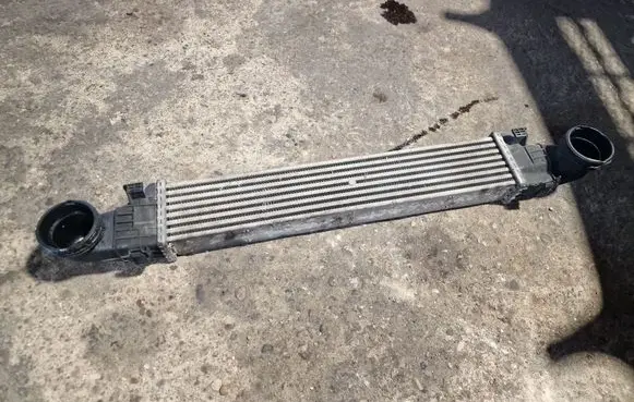 Mercedes-Benz E W211 Intercooler radiator A2115001102
