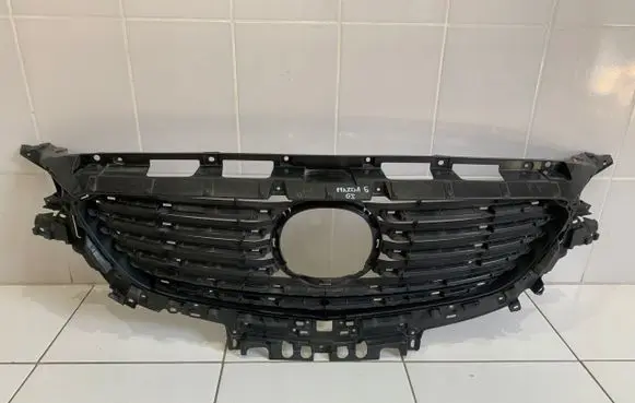 Mazda 6 Front bumper upper radiator grill G46L50712