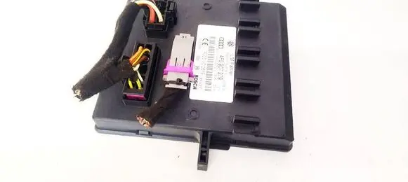 Audi Q7 4L Comfort/convenience module 4F0907279 F005V00619