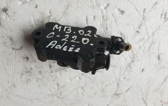 Mercedes-Benz C W203 Fuel injection high pressure pump A6110900350