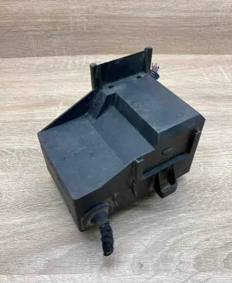 Opel Zafira A Fuse module 90560119 Used