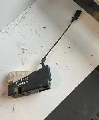 Seat Alhambra (Mk1) Front door lock